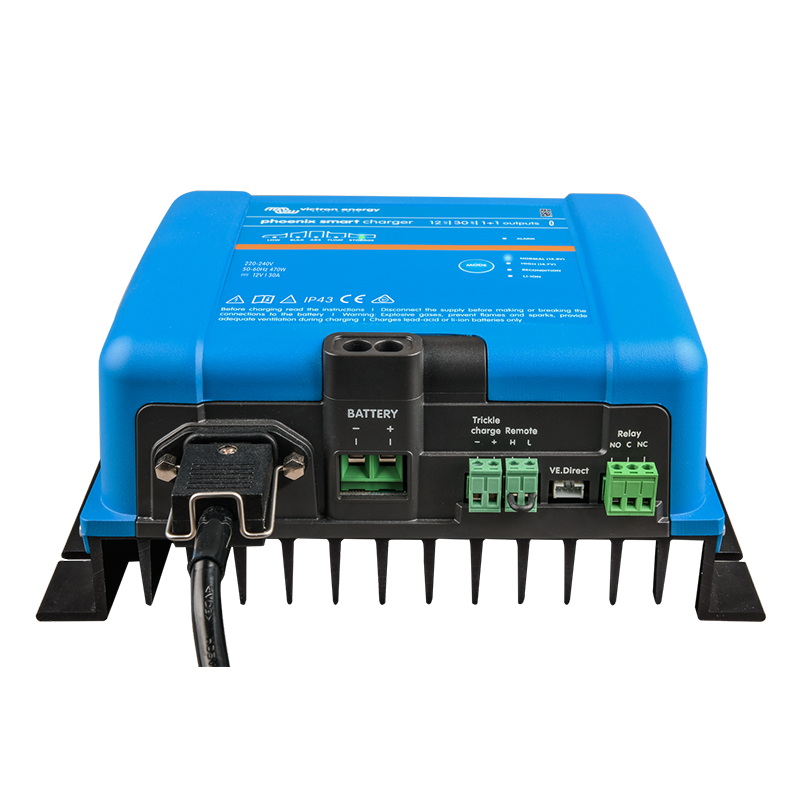 1604569368_upload_documents_1550_1000-Phoenix Smart IP43 Charger 12V 30A 1+1 outputs (front-angle)